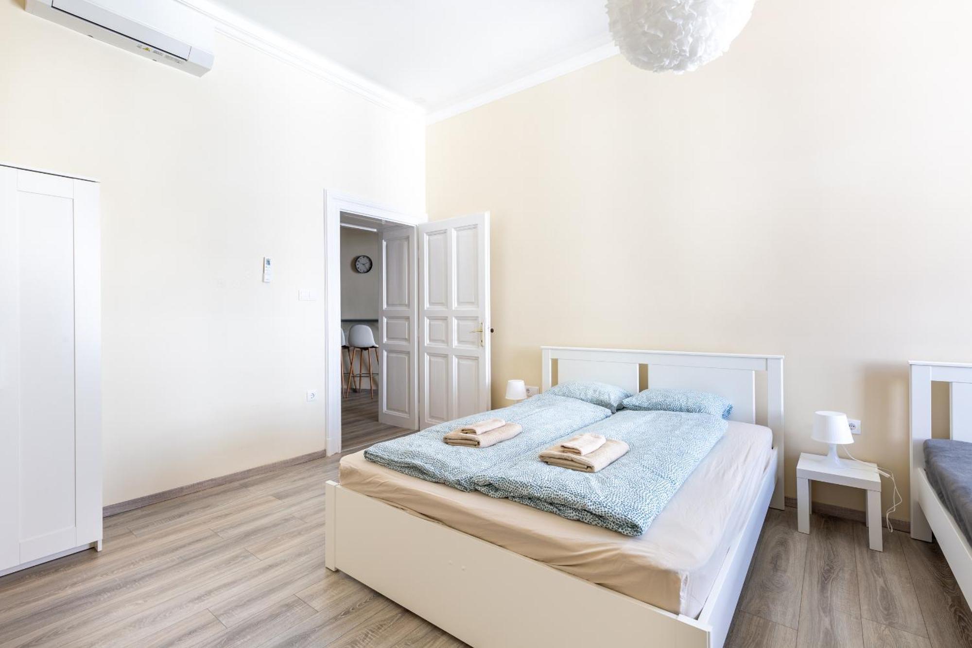 R62A Rottenbiller Apartment Budapest Exteriör bild